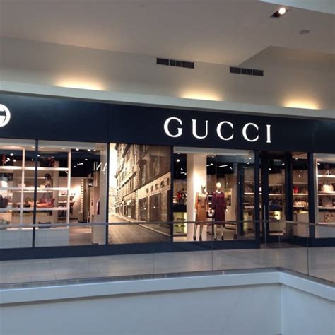 gucci store location.